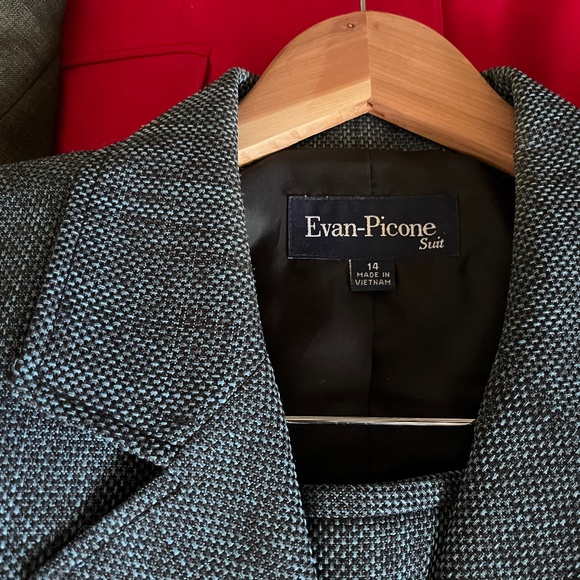 Tahari, Talbots, Brooks Brothers, Evan Picone Jackets & Blazers - Designer Women’s Suits
